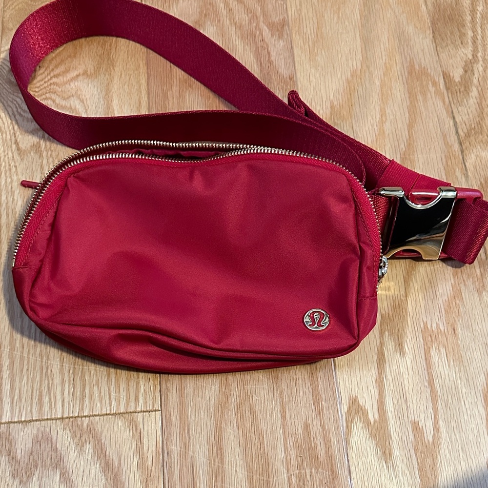 Everywhere Belt Bag 1L *Metal Hardware